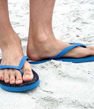 blue flip flops mens