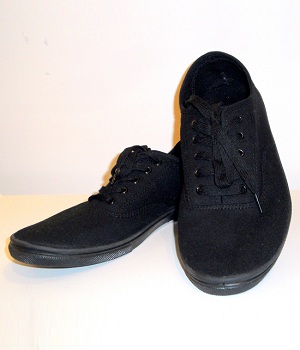 black canvas lace up sneaker