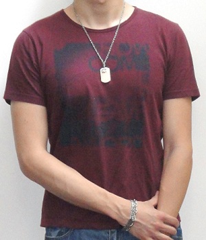 Dark Red Short Sleeve T-shirt with Light Blue Jeans