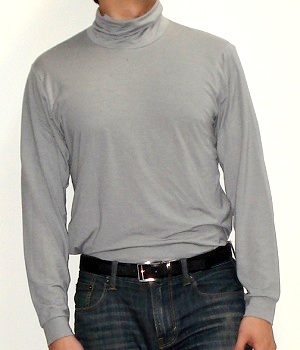 Uniqlo Gray Mock Turtleneck T-Shirt