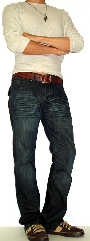 Men's Beige T-Shirt Brown Leather Belt Brown Polo Sneakers Dark Blue Jeans