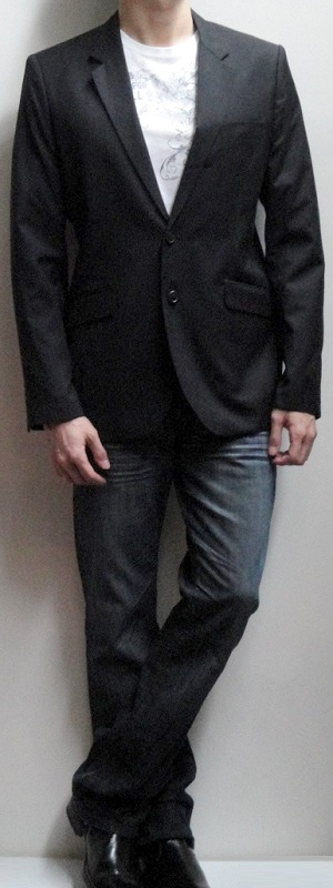 Men's Black Blazer White Graphic Tee White Leather Belt Dark Blue Jeans Black Leather Loafers
