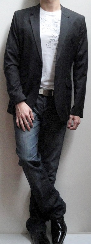 Men's Black Blazer White Graphic Tee White Leather Belt Dark Blue Jeans Black Leather Loafers