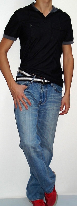Men's Black Short Sleeve Hooded T-shirt Black White Belt Light Blue Jeans Red Shoes