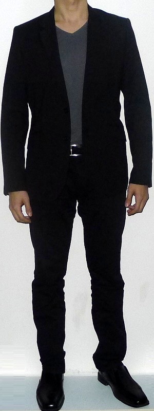 Men's Black Suit Jacket Gray V-neck T-shirt Black Belt Black Suit Pants Black Leather Shoes