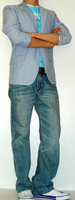 Men's Blue Blazer Light Blue Jeans Blue Graphic T-Shirt White Shoes White Belt