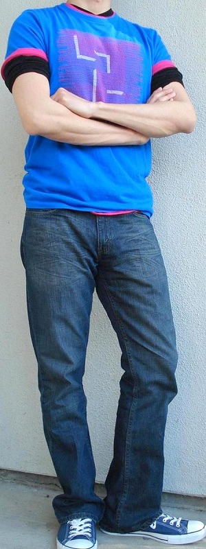 Men's Blue Graphic Tee Pink T-Shirt Black T-Shirt Dark Blue Jeans Blue Shoes