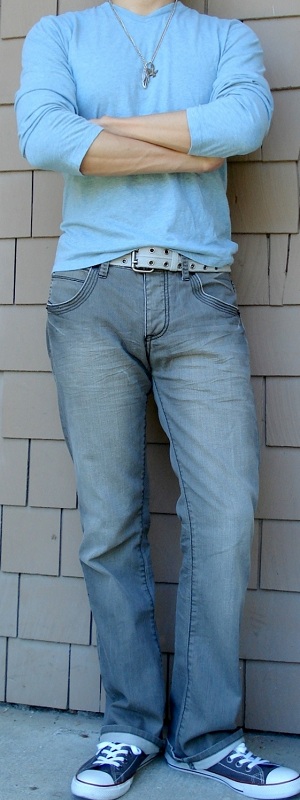 Men's Blue T-Shirt Gray Belt Gray Jeans Gray Shoes