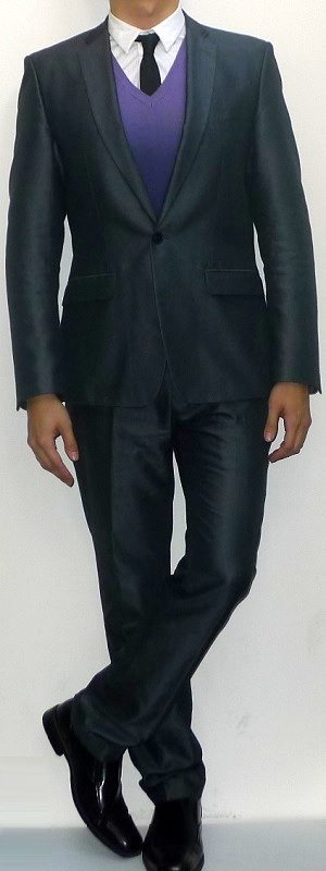 Men's Dark Gray Suit Blazer Purple V-neck Sweater White Shirt Black Tie Dark Gray Pants Black Leather Shoes