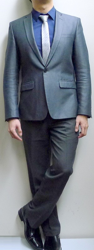 Men's Dark Gray Suit Dark Blue Dress Shirt Light Gray Necktie Black Leather Shoes