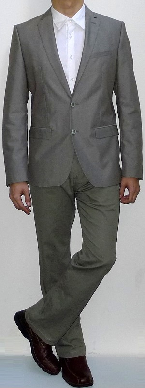 Men's Khaki Suit Jacket White Dress Shirt Brown Belt Khaki Pants Brown Leather Shoes