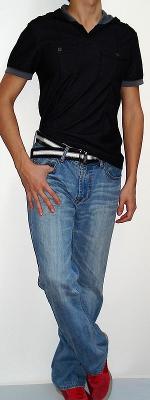 Black Short Sleeve Hooded T-shirt Black White Belt Light Blue Jeans Red Shoes
