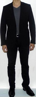 Black Suit Jacket Gray V-neck T-shirt Black Belt Black Suit Pants Black Leather Shoes