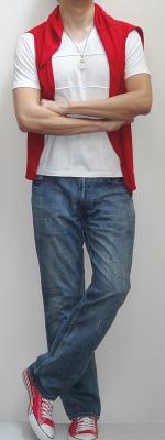 Red Cape White Short Sleeve V Neck T-Shirt Light Blue Jeans Pink Canvas Shoes